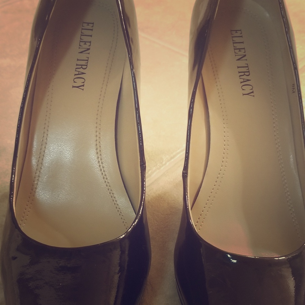 Ellen Tracy black patent leather pumps, size 8